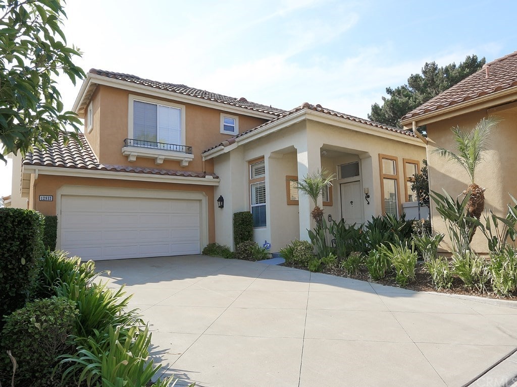 Front Of House 12933 Maxwell Dr, Tustin Ca