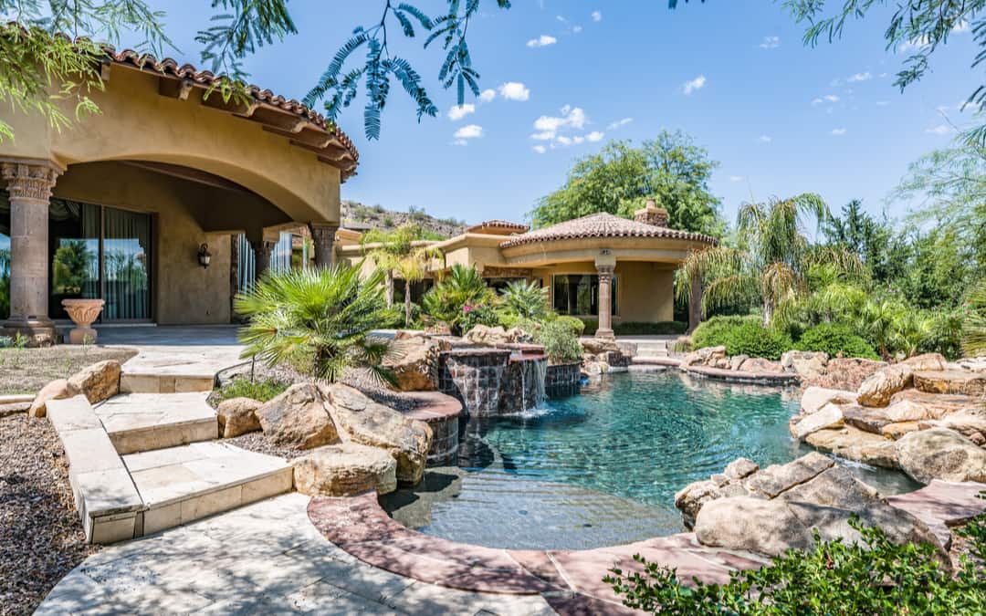 Luxury home backyard swimming pool
