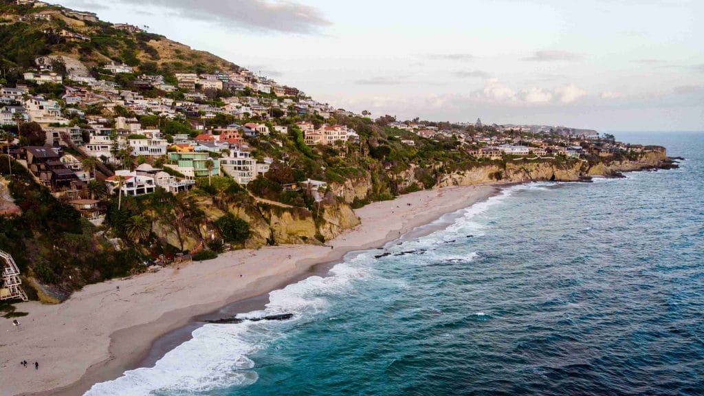 Houses On The Coast Of Laguna Beach Best Neighborhoods In Laguna Beach Ca